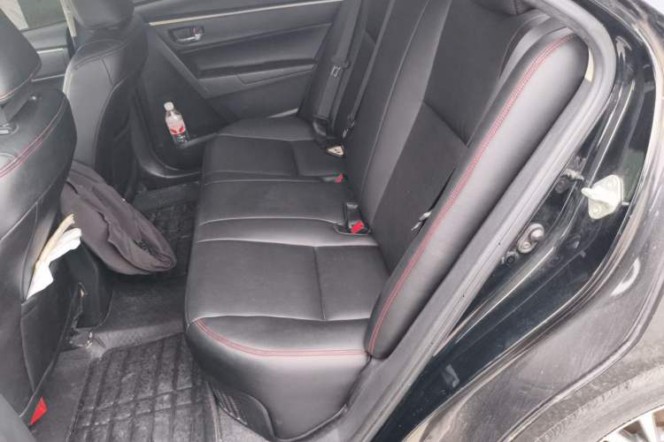 Used Toyota Levin 2016 Dual-Engine 1.8H GS E-CVT Elite Model with Sunroof Left Rear Seat