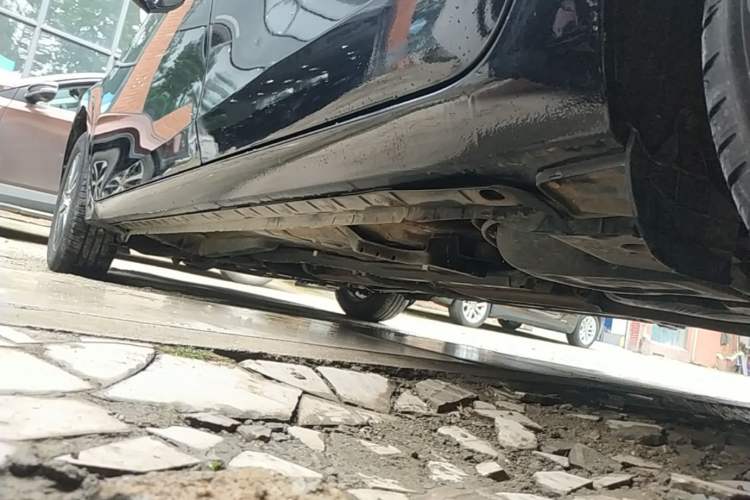 Used Toyota Levin 2016 1.6G CVT Elite Edition Left Side Sill