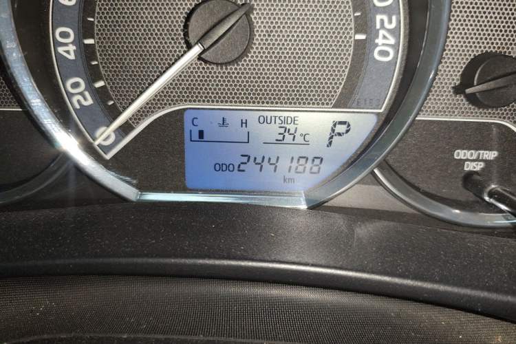 Used Toyota Levin 2016 1.6G CVT Elite Edition Odometer Close Up