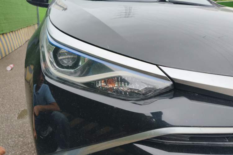 Used Toyota Levin 2016 Dual-Engine 1.8H GS E-CVT Elite Model with Sunroof Right Front Headlight