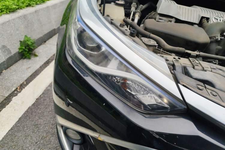 Used Toyota Levin 2016 Dual-Engine 1.8H GS-L E-CVT Leading Edition Right Front Headlight