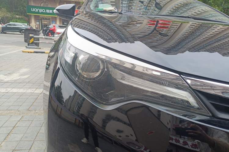 Used Toyota Levin 2016 1.6G CVT Elite Edition Right Front Headlight