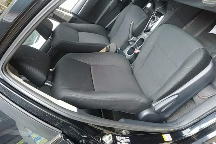 Used Toyota Levin 2016 1.6G CVT Elite Edition Right Front Seat