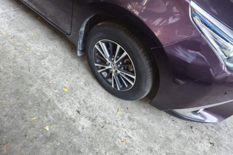 Used Toyota Levin 2016 Dual-Engine 1.8H GS E-CVT Elite Model with Sunroof Right Front Wheel Hub