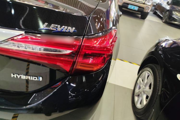 Used Toyota Levin 2016 Dual-Engine 1.8H GS E-CVT Elite Model with Sunroof Right Rear Taillight