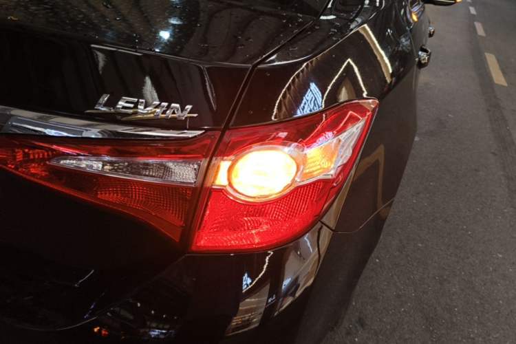 Used Toyota Levin 2016 1.6G CVT Elite Edition Right Rear Taillight