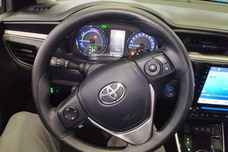 Used Toyota Levin 2016 Dual-Engine 1.8H GS E-CVT Elite Model with Sunroof Steering Wheel