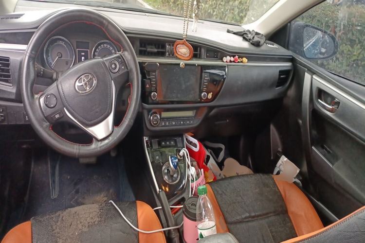 Used Toyota Levin 2016 Dual-Engine 1.8H GS E-CVT Elite Model with Sunroof Center Console