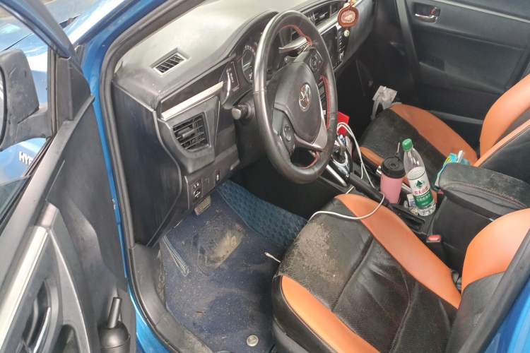Used Toyota Levin 2016 Dual-Engine 1.8H GS E-CVT Elite Model with Sunroof Driver Seat