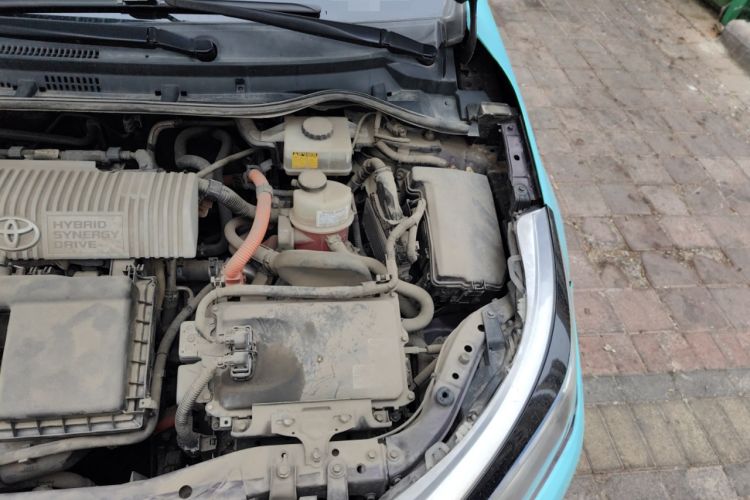 Used Toyota Levin 2016 Dual-Engine 1.8H GS E-CVT Elite Model with Sunroof Engine Bay Left