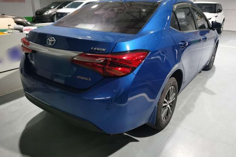 Used Toyota Levin 2016 Dual-Engine 1.8H GS E-CVT Elite Model with Sunroof Exterior 3