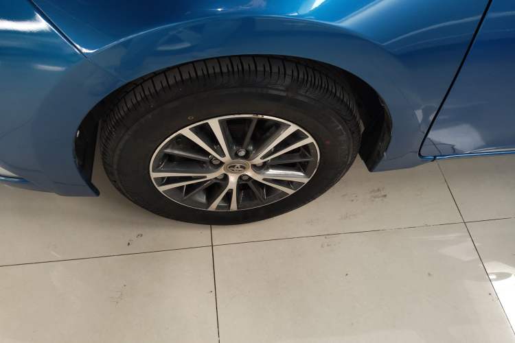 Used Toyota Levin 2016 Dual-Engine 1.8H GS E-CVT Elite Model with Sunroof Left Front Wheel Hub