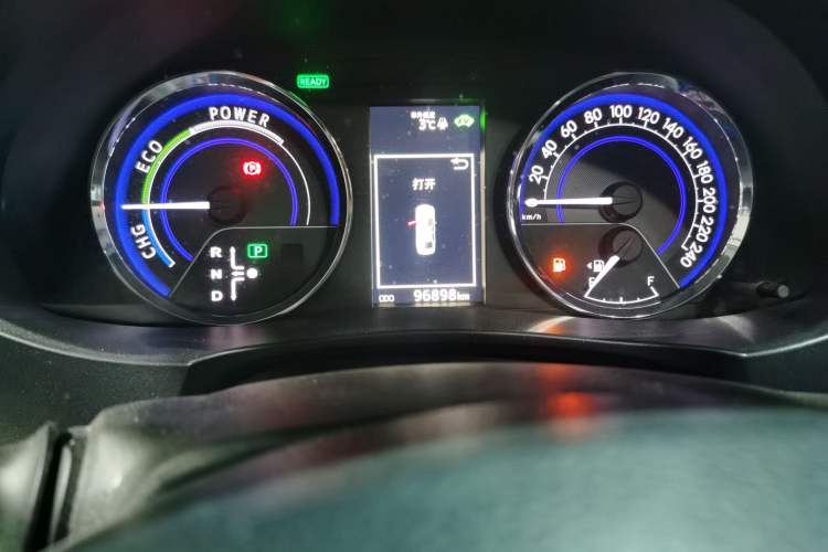 Used Toyota Levin 2016 Dual-Engine 1.8H GS E-CVT Elite Model with Sunroof Odometer Close Up