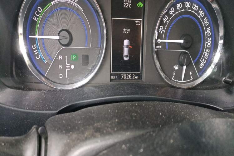 Used Toyota Levin 2016 Dual-Engine 1.8H GS E-CVT Elite Model with Sunroof Odometer Close Up