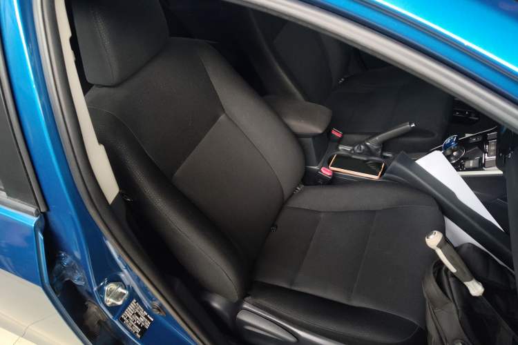 Used Toyota Levin 2016 Dual-Engine 1.8H GS E-CVT Elite Model with Sunroof Right Front Seat