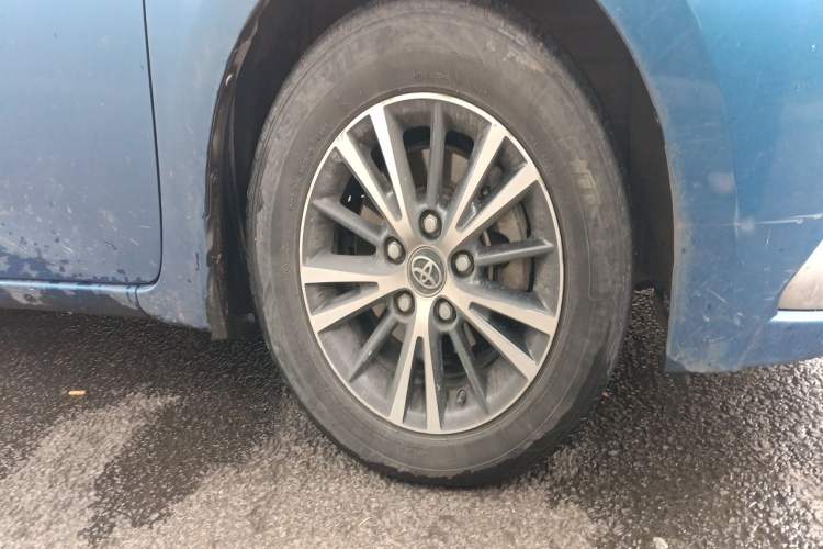 Used Toyota Levin 2016 Dual-Engine 1.8H GS E-CVT Elite Model with Sunroof Right Front Wheel Hub