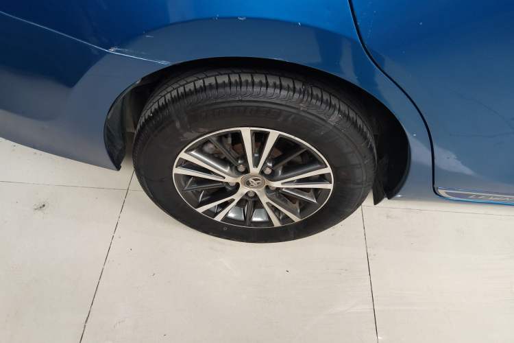 Used Toyota Levin 2016 Dual-Engine 1.8H GS E-CVT Elite Model with Sunroof Right Rear Wheel Hub