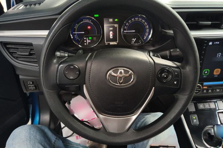 Used Toyota Levin 2016 Dual-Engine 1.8H GS E-CVT Elite Model with Sunroof Steering Wheel