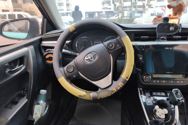 Used Toyota Levin 2016 Dual-Engine 1.8H GS E-CVT Elite Model with Sunroof Steering Wheel