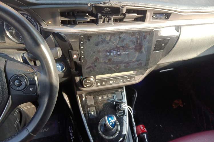Used Toyota Levin 2016 Dual-Engine 1.8H GS E-CVT Elite Model with Sunroof Audio And AC Panel