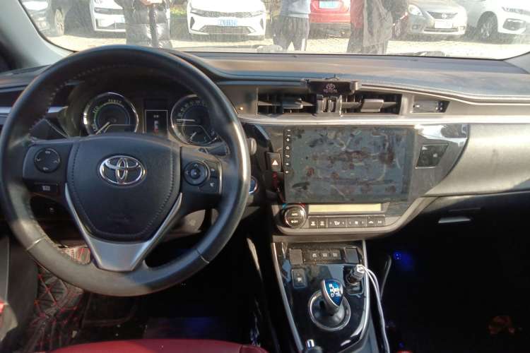 Used Toyota Levin 2016 Dual-Engine 1.8H GS E-CVT Elite Model with Sunroof Center Console
