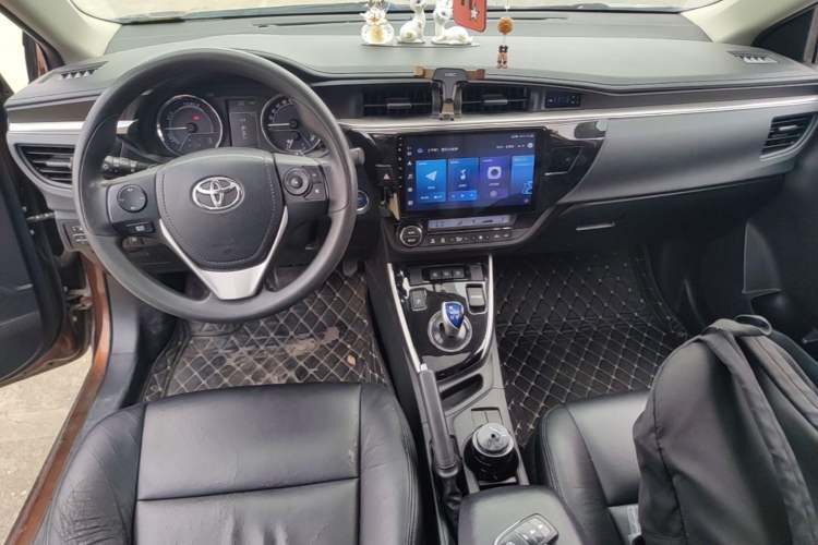 Used Toyota Levin 2016 Dual-Engine 1.8H GS E-CVT Elite Model with Sunroof Center Console