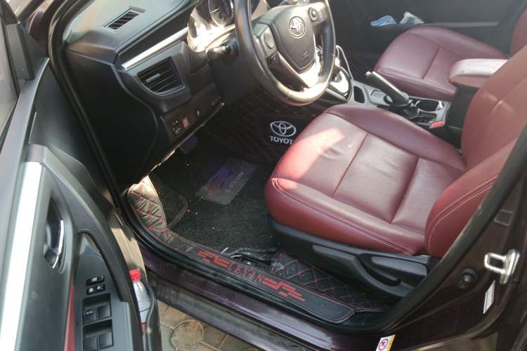 Used Toyota Levin 2016 Dual-Engine 1.8H GS E-CVT Elite Model with Sunroof Driver Seat