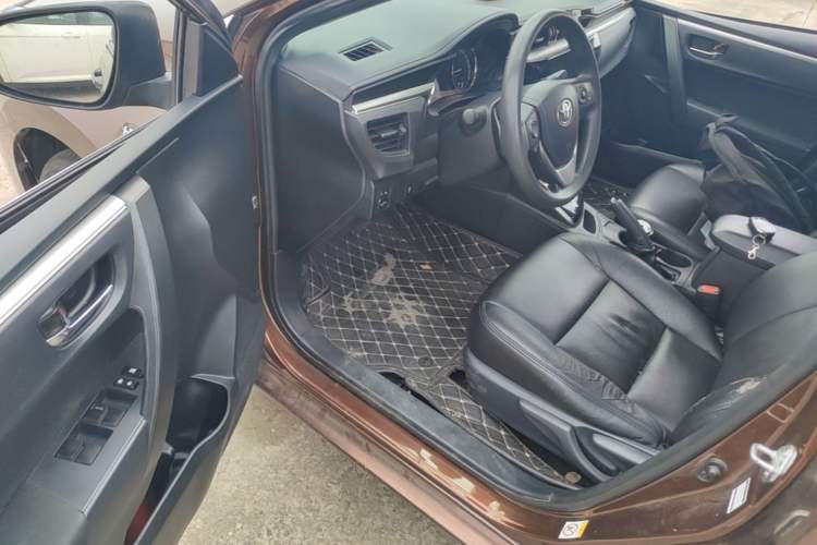 Used Toyota Levin 2016 Dual-Engine 1.8H GS E-CVT Elite Model with Sunroof Driver Seat
