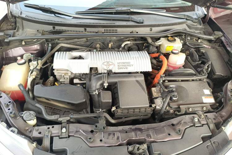 Used Toyota Levin 2016 Dual-Engine 1.8H GS E-CVT Elite Model with Sunroof Engine Bay
