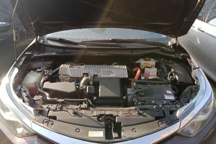 Used Toyota Levin 2016 Dual-Engine 1.8H GS E-CVT Elite Model with Sunroof Engine Bay