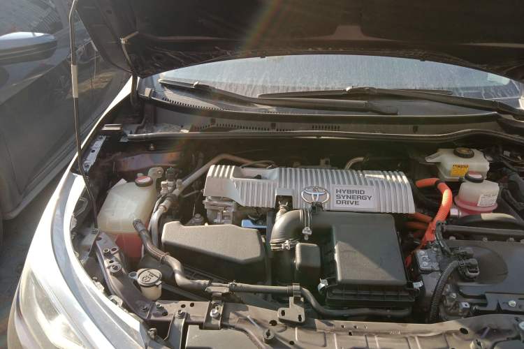 Used Toyota Levin 2016 Dual-Engine 1.8H GS E-CVT Elite Model with Sunroof Engine Bay Right