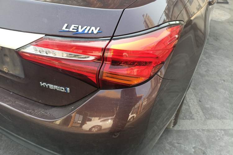 Used Toyota Levin 2016 Dual-Engine 1.8H GS E-CVT Elite Model with Sunroof Exterior 6