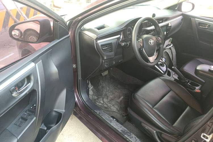 Used Toyota Levin 2016 Dual-Engine 1.8H GS E-CVT Elite Model with Sunroof Interior 3