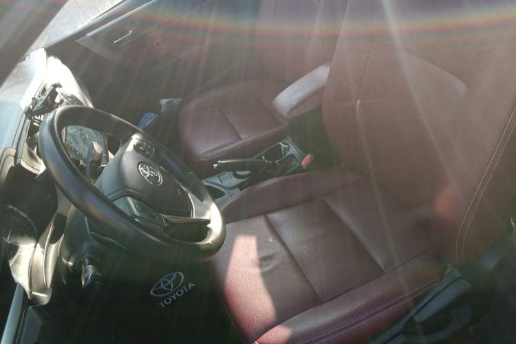 Used Toyota Levin 2016 Dual-Engine 1.8H GS E-CVT Elite Model with Sunroof Left Front Seat