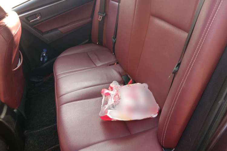 Used Toyota Levin 2016 Dual-Engine 1.8H GS E-CVT Elite Model with Sunroof Left Rear Seat
