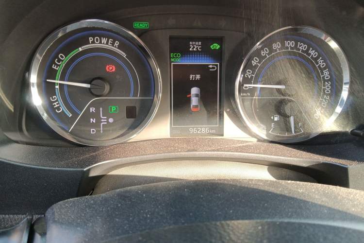 Used Toyota Levin 2016 Dual-Engine 1.8H GS E-CVT Elite Model with Sunroof Odometer Close Up