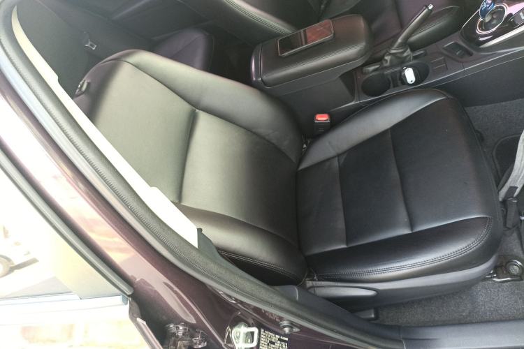 Used Toyota Levin 2016 Dual-Engine 1.8H GS E-CVT Elite Model with Sunroof Right Front Seat