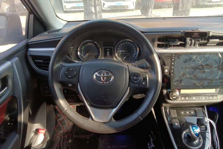 Used Toyota Levin 2016 Dual-Engine 1.8H GS E-CVT Elite Model with Sunroof Steering Wheel