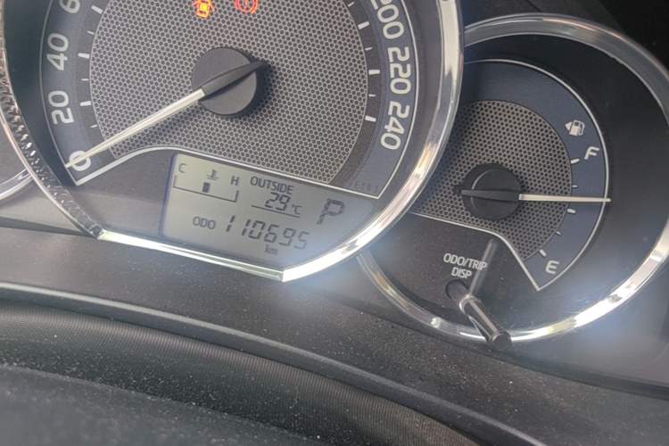 Used Toyota Levin 2016 1.6G CVT Elite Edition Odometer Close Up