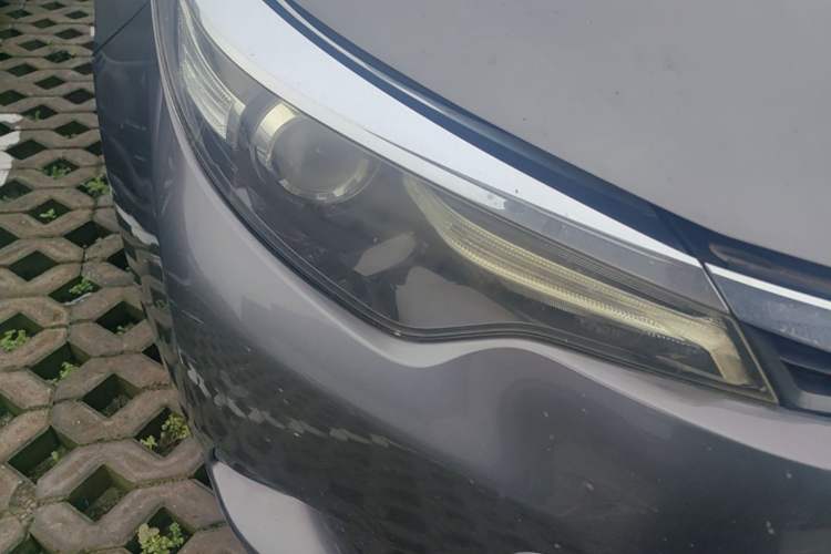 Used Toyota Levin 2016 1.6G CVT Elite Edition Right Front Headlight