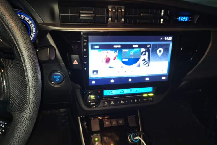 Used Toyota Levin 2016 Dual-Engine 1.8H GS E-CVT Elite Model with Sunroof Audio And AC Panel