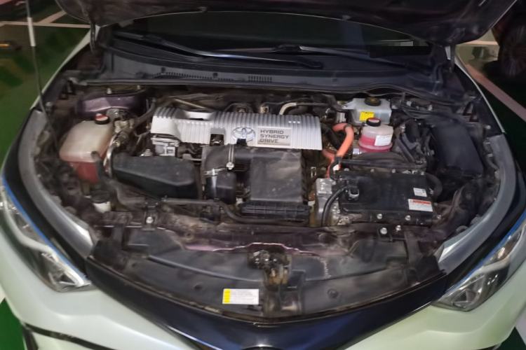 Used Toyota Levin 2016 Dual-Engine 1.8H GS E-CVT Elite Model with Sunroof Engine Bay