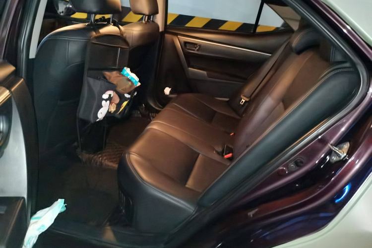 Used Toyota Levin 2016 Dual-Engine 1.8H GS E-CVT Elite Model with Sunroof Left Rear Seat