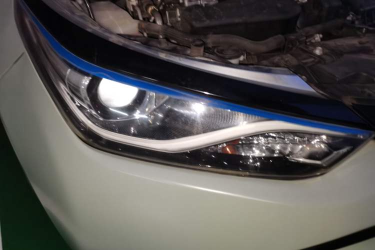 Used Toyota Levin 2016 Dual-Engine 1.8H GS E-CVT Elite Model with Sunroof Right Front Headlight