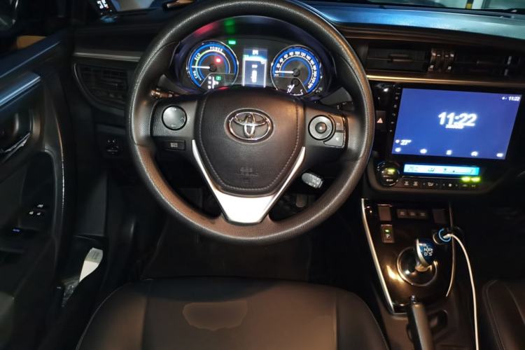 Used Toyota Levin 2016 Dual-Engine 1.8H GS E-CVT Elite Model with Sunroof Steering Wheel