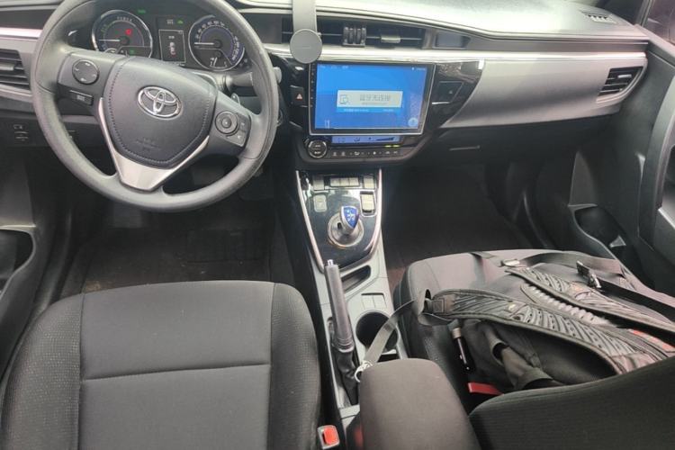 Used Toyota Levin 2016 Dual-Engine 1.8H GS E-CVT Elite Model with Sunroof Center Console