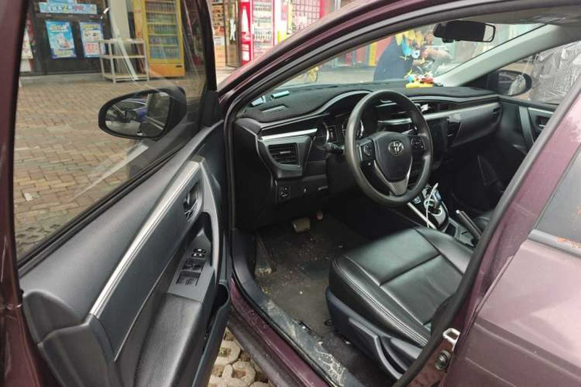 Used Toyota Levin 2016 Dual-Engine 1.8H GS E-CVT Elite Model with Sunroof Driver Seat