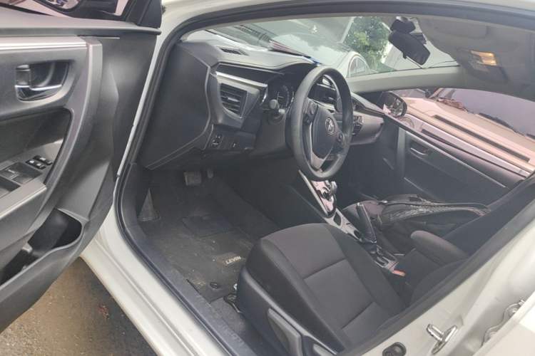 Used Toyota Levin 2016 Dual-Engine 1.8H GS E-CVT Elite Model with Sunroof Driver Seat