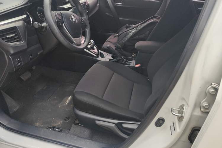 Used Toyota Levin 2016 Dual-Engine 1.8H GS E-CVT Elite Model with Sunroof Left Front Seat