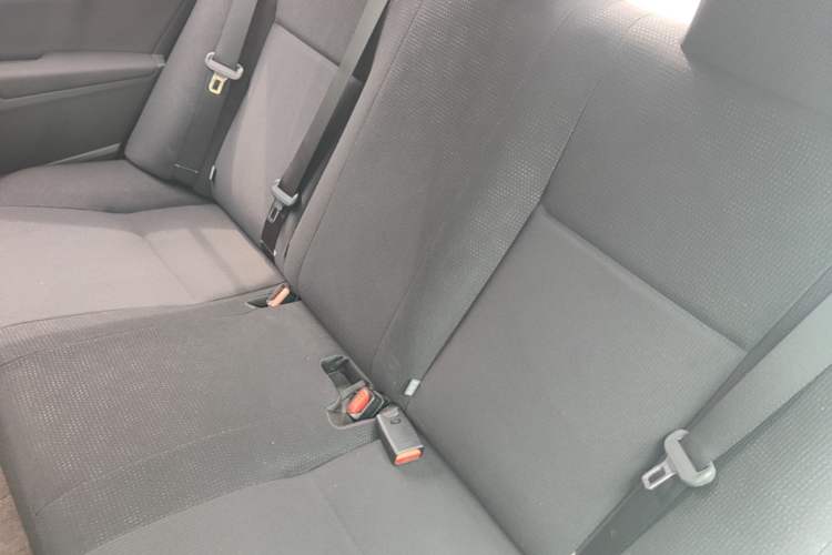 Used Toyota Levin 2016 Dual-Engine 1.8H GS E-CVT Elite Model with Sunroof Left Rear Seat